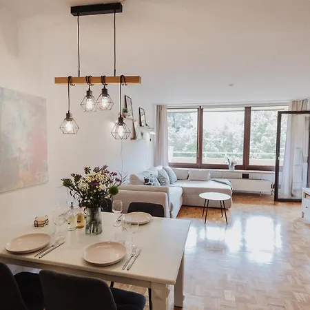 Helles 2 Mit Balkon Und Tiefgarage Appartement *